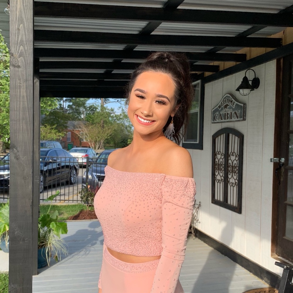 Meet your Posher, Angely